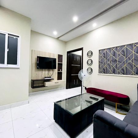 Eiffel Luxury Apartments Lahore Esterno foto