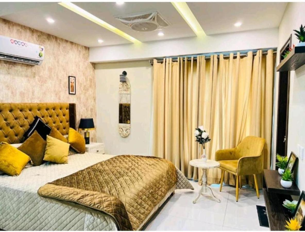 Eiffel Luxury Apartments Lahore Esterno foto