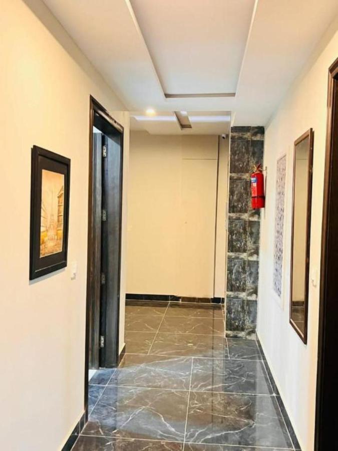 Eiffel Luxury Apartments Lahore Esterno foto
