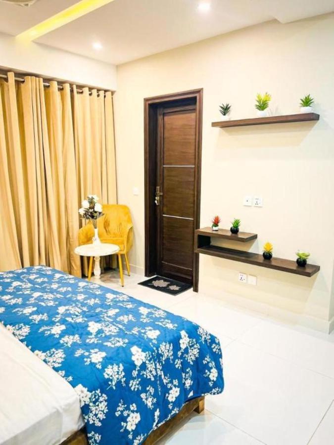 Eiffel Luxury Apartments Lahore Esterno foto