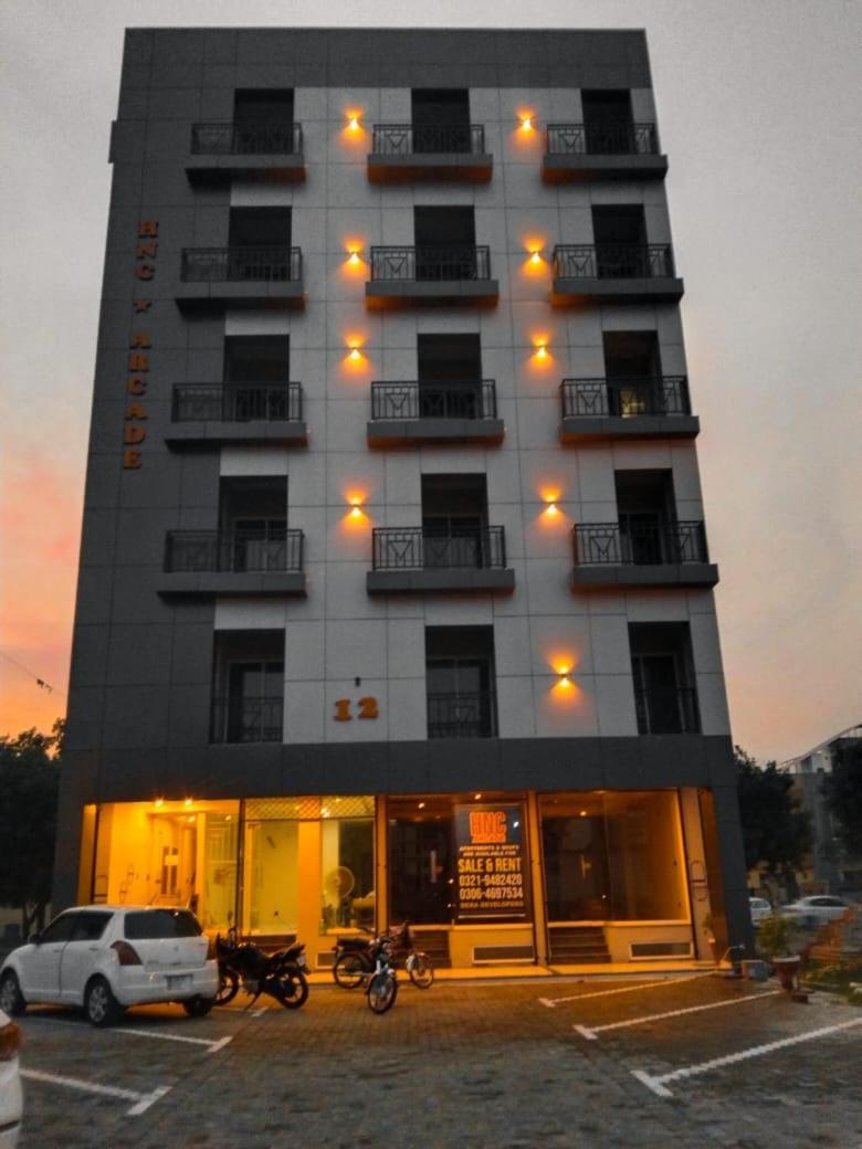 Eiffel Luxury Apartments Lahore Esterno foto