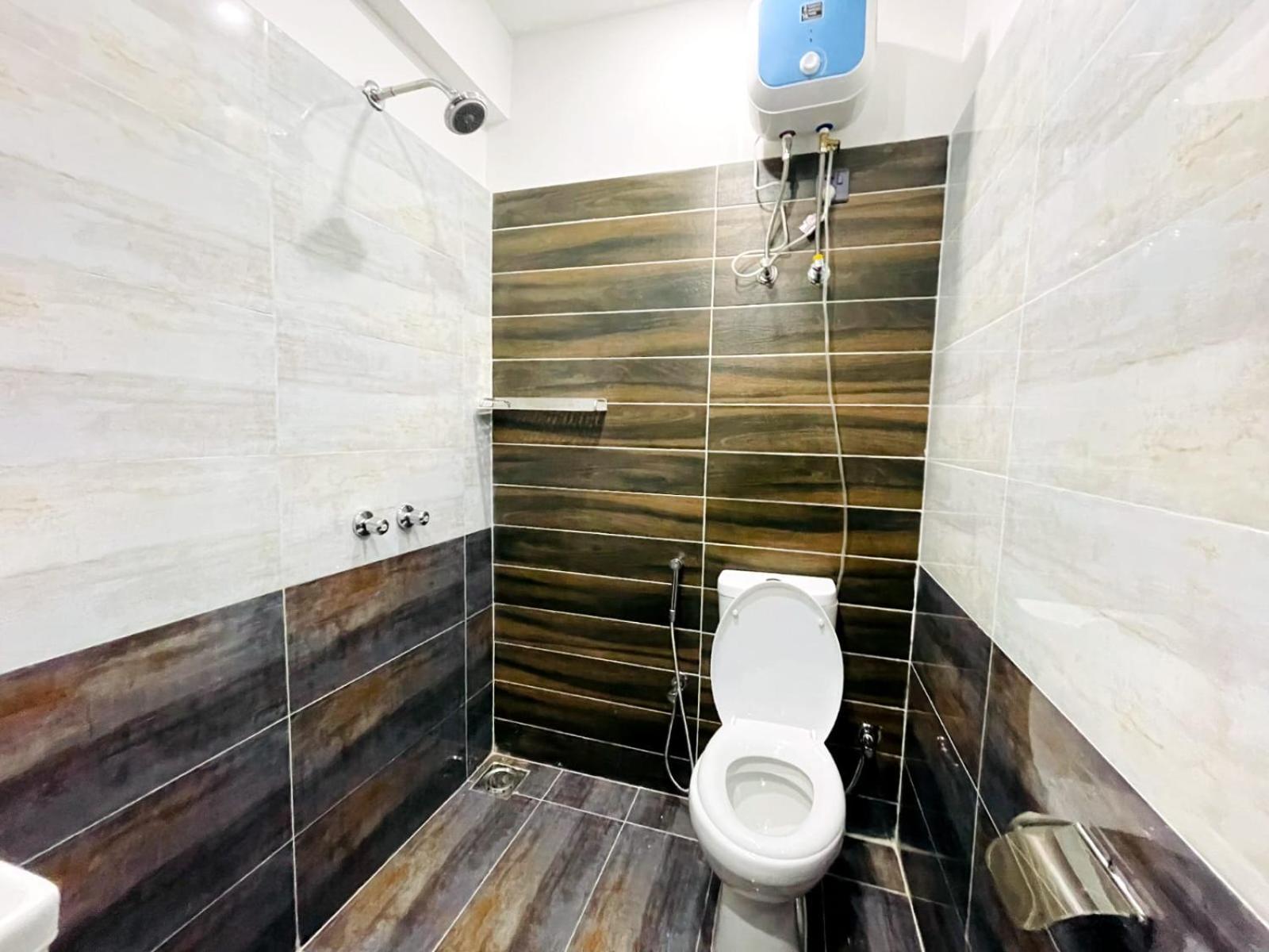 Eiffel Luxury Apartments Lahore Esterno foto