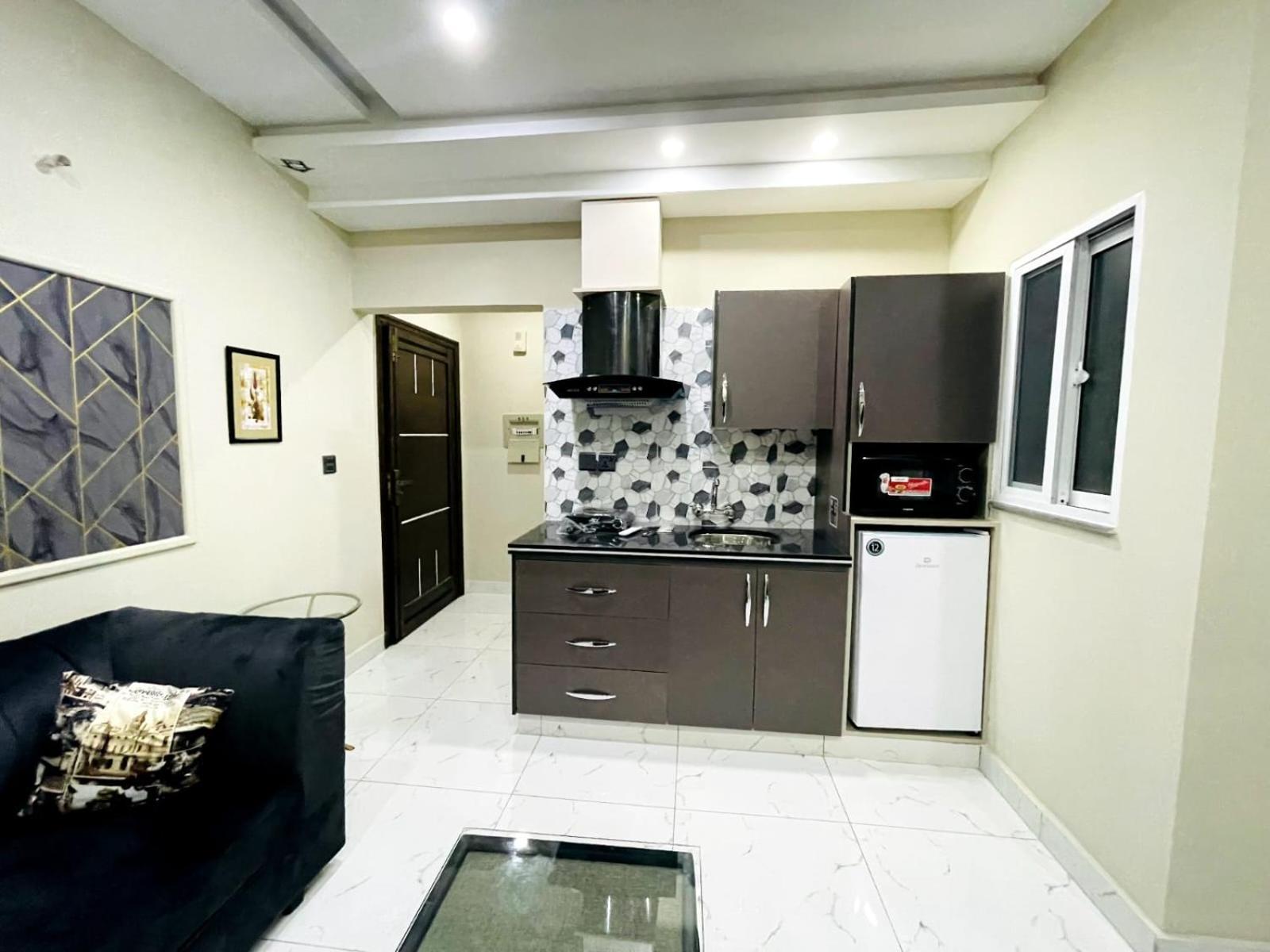 Eiffel Luxury Apartments Lahore Esterno foto