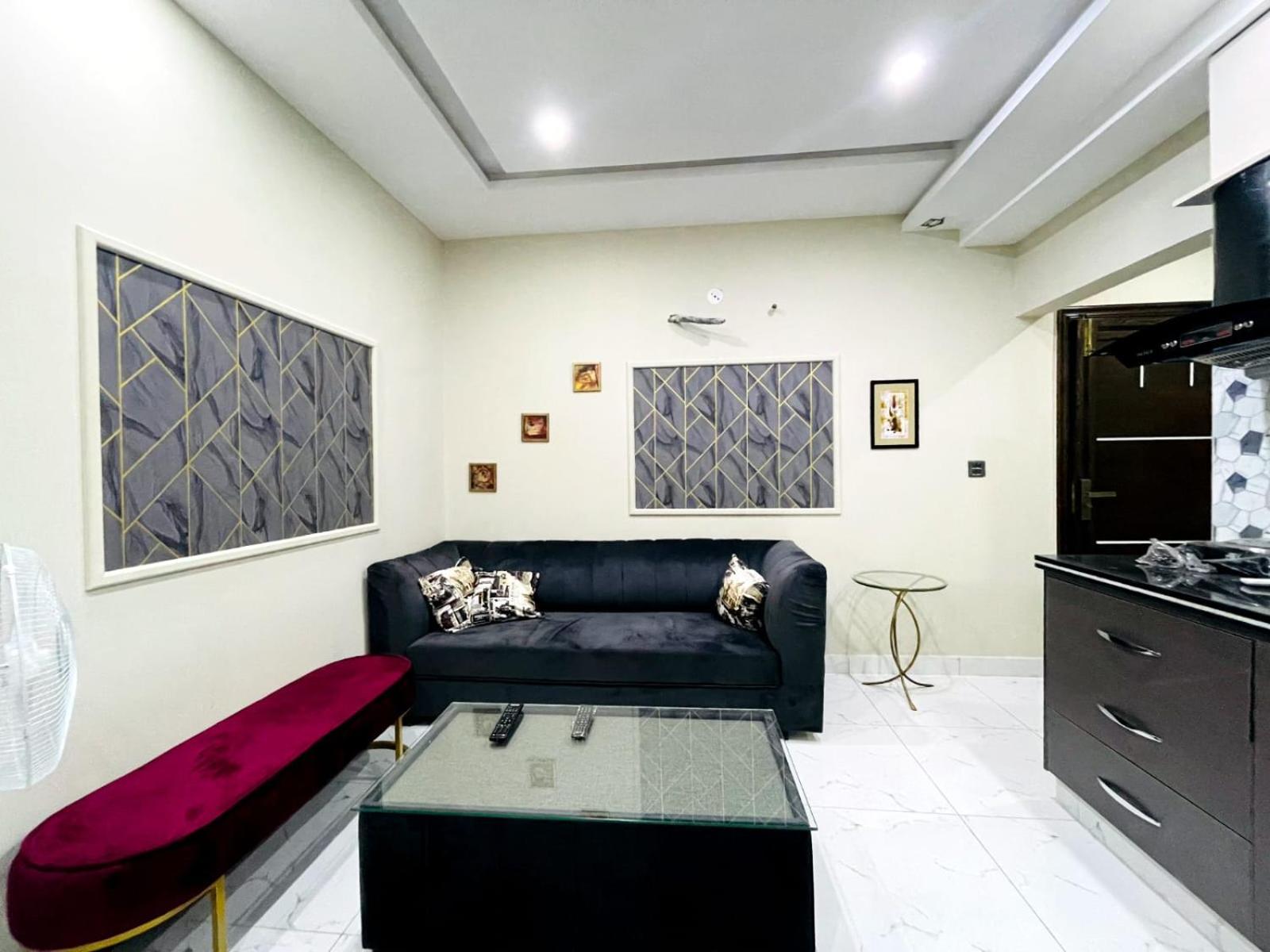 Eiffel Luxury Apartments Lahore Esterno foto